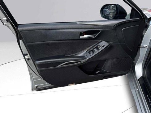 Used 2019 Toyota Avalon XSE FWD image 18
