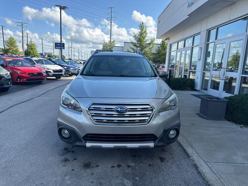 Used 2017 Subaru Outback 2.5i Limited AWD/4WD image 8
