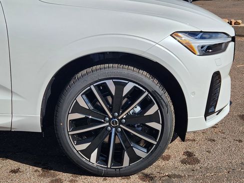 New 2026 Volvo XC60 B5 Ultra w/ Climate Package image 28