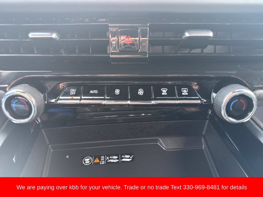 Used 2025 Chevrolet Tahoe Premier AWD/4WD image 34