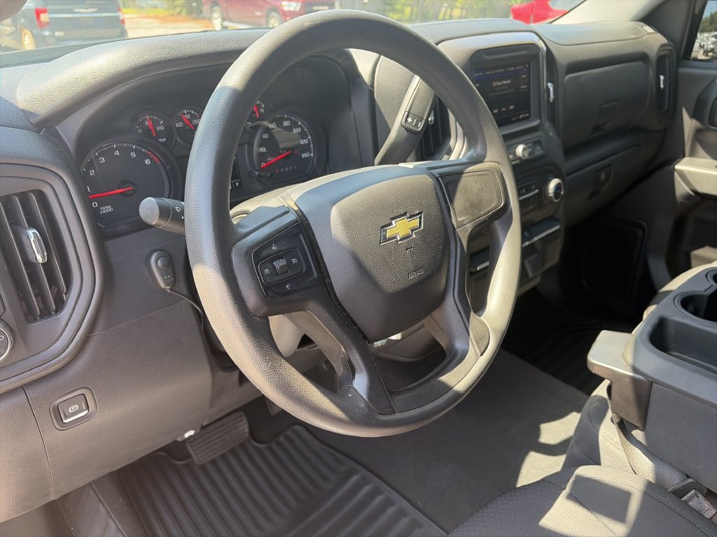 Used 2020 Chevrolet Silverado 1500 Custom w/ Custom Value Package AWD/4WD image 10