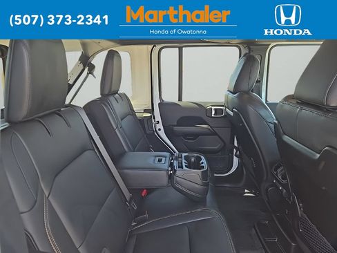 Used 2024 Jeep Wrangler Unlimited Sahara w/ Technology Group AWD/4WD image 16