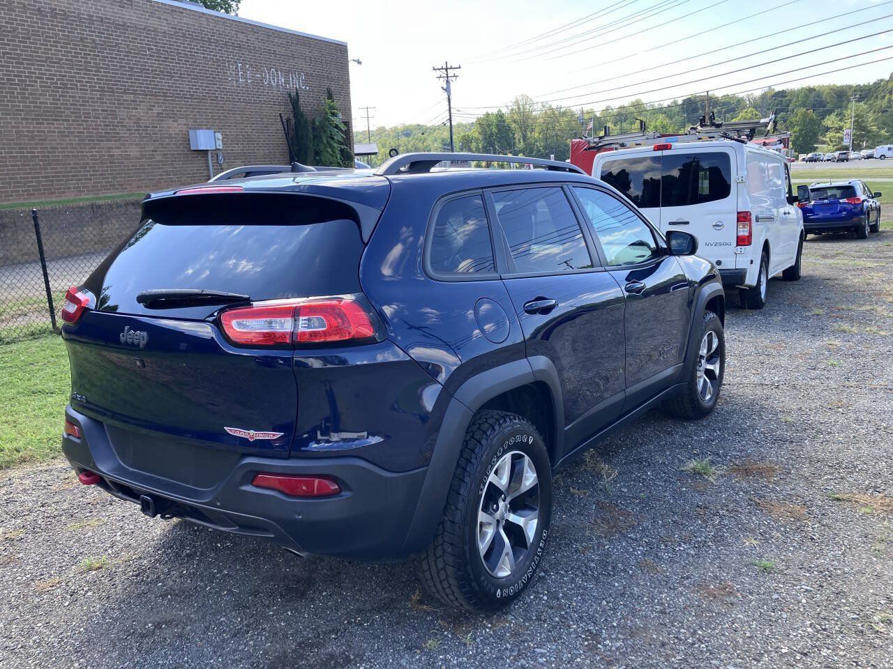 Used 2016 Jeep Cherokee Trailhawk w/ Trailer Tow Group AWD/4WD image 6