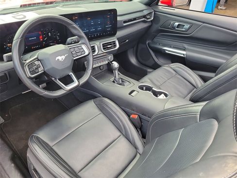 Used 2025 Ford Mustang Premium image 7
