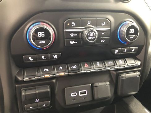 Used 2020 Chevrolet Silverado 1500 LTZ image 19