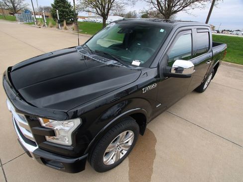 Used 2015 Ford F150 Platinum w/ Equipment Group 701A Luxury image 19