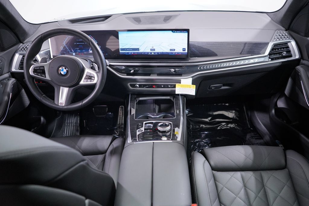 Used 2026 BMW X7 xDrive40i w/ M Sport Package AWD/4WD image 17