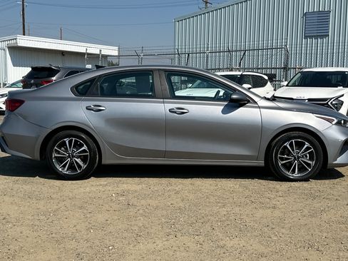 Used 2023 Kia Forte LXS FWD image 3