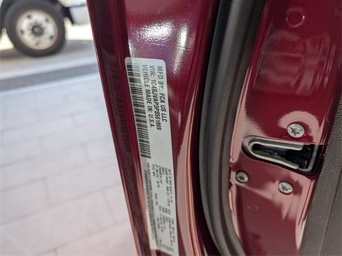 Used 2023 Jeep Wagoneer 4WD image 17