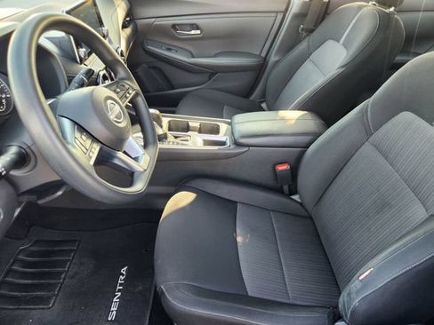 Used 2025 Nissan Sentra SV FWD image 13