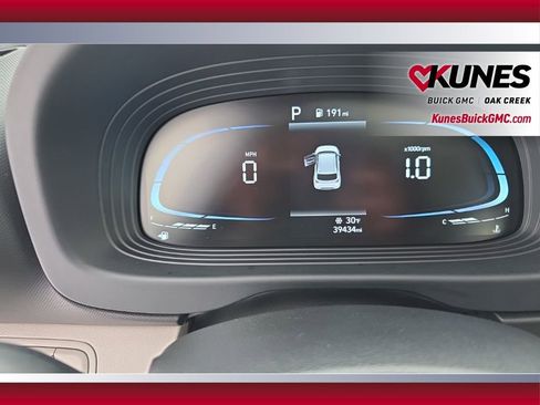 Used 2023 Hyundai Venue SEL image 13