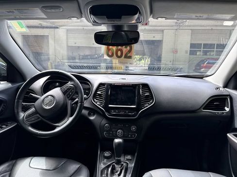 Used 2019 Jeep Cherokee Limited w/ Luxury Group AWD/4WD image 11