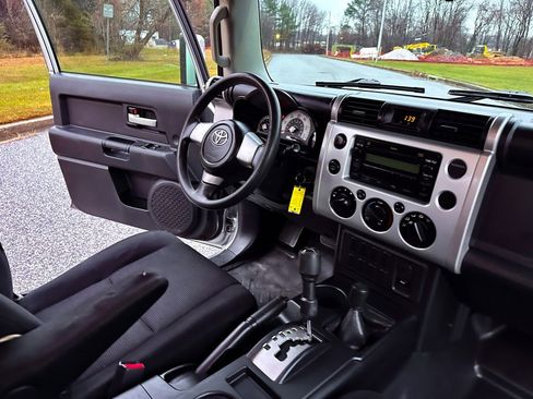 Used 2008 Toyota FJ Cruiser 4WD image 30