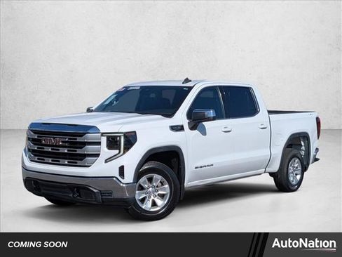 Used 2022 GMC Sierra 1500 SLE image 1