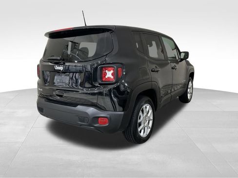 Used 2023 Jeep Renegade Latitude image 5