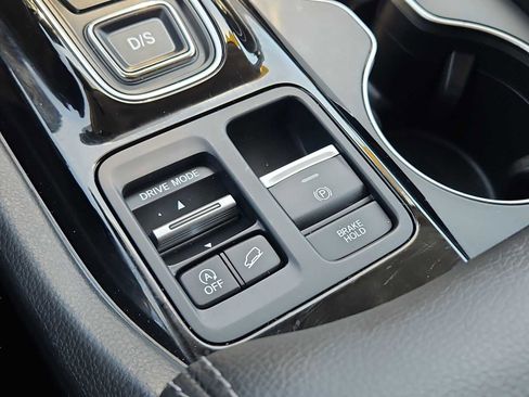 Certified 2025 Honda Pilot EX-L image 16