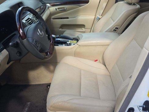 Used 2014 Lexus LS 460 w/ Comfort Package RWD image 5