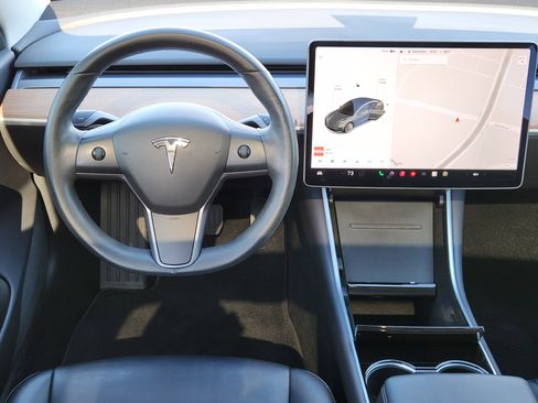 Used 2018 Tesla Model 3 Long Range image 28