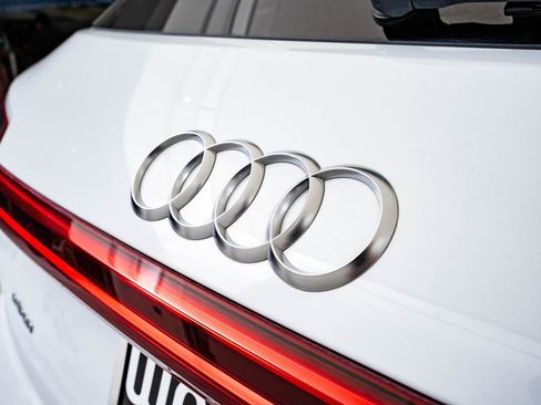 Used 2021 Audi e-tron Premium w/ Convenience Plus Package image 18