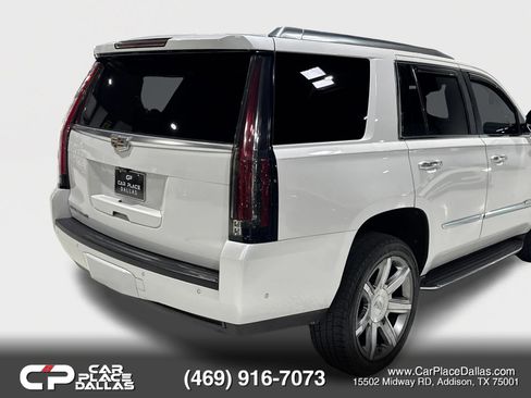 Used 2018 Cadillac Escalade Luxury RWD image 14