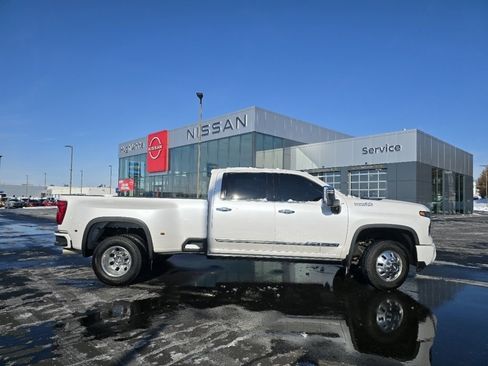 Certified 2024 Chevrolet Silverado 3500 High Country w/ High Country Premium Package image 16