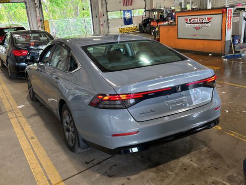 Used 2023 Honda Accord EX-L image 9