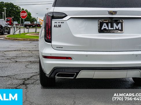 Used 2023 Cadillac XT6 Sport w/ Technology Package AWD/4WD image 16