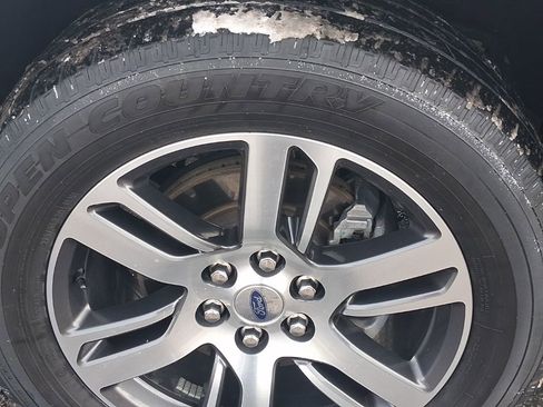 Used 2023 Ford Expedition Limited image 12