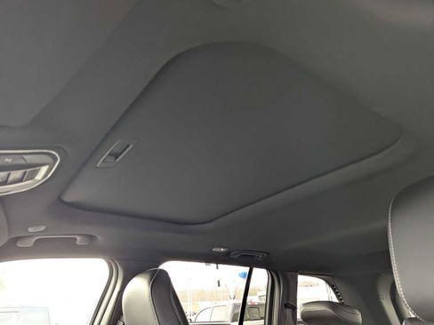 New 2025 Jeep Grand Cherokee Altitude AWD/4WD image 18
