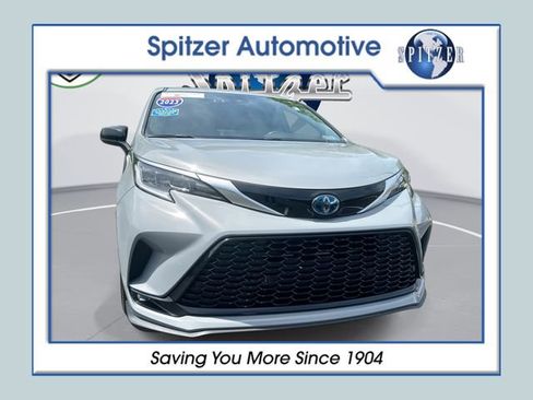 Certified 2023 Toyota Sienna XSE FWD image 1