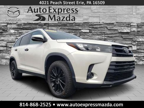 Used 2019 Toyota Highlander SE AWD/4WD image 1