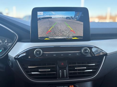 Used 2022 Ford Escape SE image 21