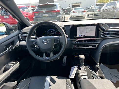 Used 2026 Toyota Camry SE w/ Convenience Package FWD image 17