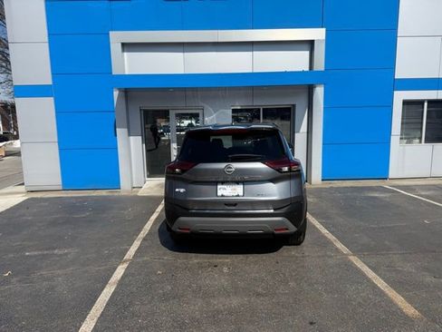 Used 2023 Nissan Rogue SV image 7