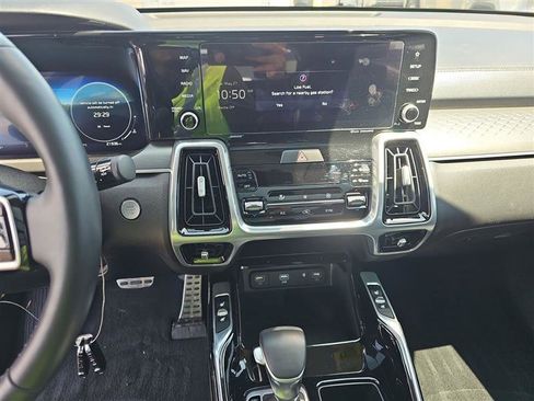 Used 2023 Kia Sorento SX AWD/4WD image 11
