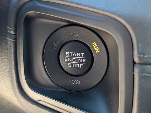 Used 2024 Jeep Wrangler Unlimited Rubicon AWD/4WD image 19