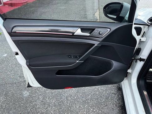 Used 2016 Volkswagen GTI S image 10