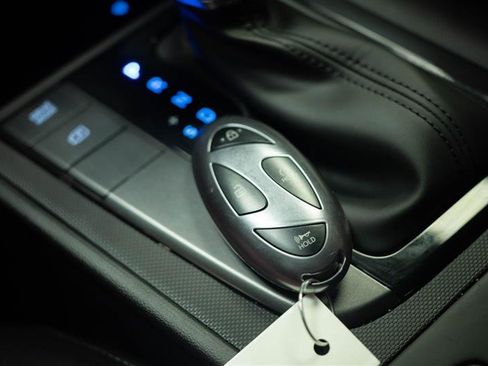 Used 2025 Hyundai Elantra Sport FWD image 21