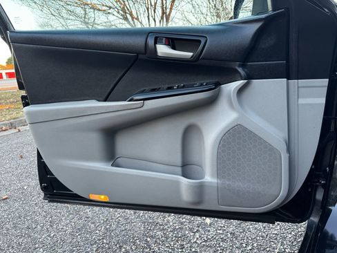 Used 2013 Toyota Camry LE image 13