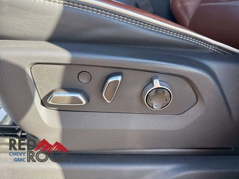 Used 2025 GMC Sierra 3500 Denali Ultimate AWD/4WD image 12