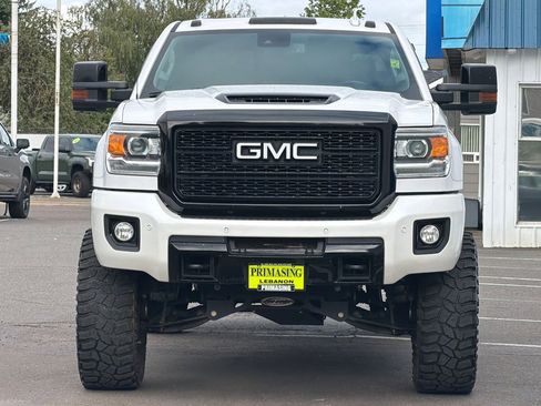Used 2018 GMC Sierra 2500 Denali w/ Duramax Plus Package AWD/4WD image 6