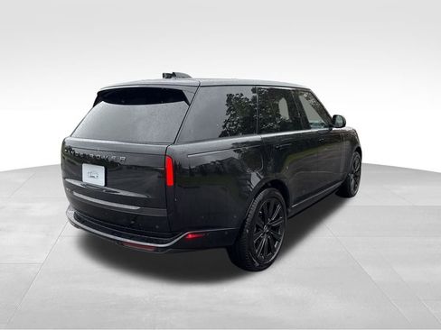 New 2025 Land Rover Range Rover SE image 7