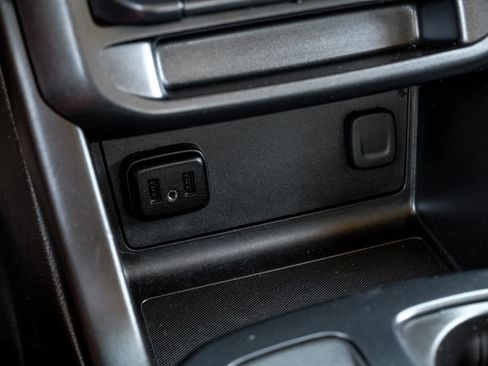 Used 2019 Chevrolet Colorado W/T RWD image 21