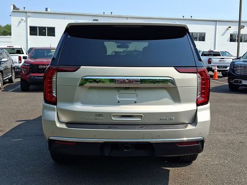 Certified 2021 GMC Yukon SLT w/ SLT Premium Package AWD/4WD image 5