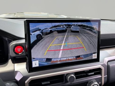 Used 2025 Toyota Tacoma TRD Sport RWD image 11