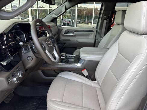 Used 2025 GMC Sierra 1500 SLT w/ SLT Premium Plus Package AWD/4WD image 17
