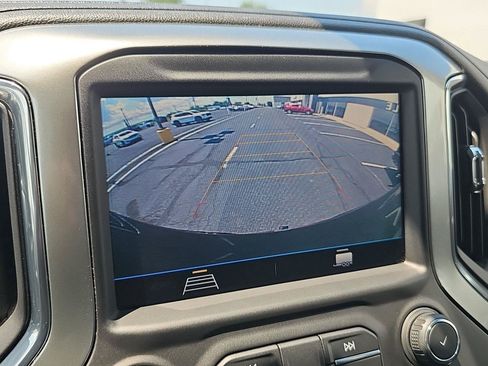 Used 2020 Chevrolet Silverado 1500 LT AWD/4WD image 17