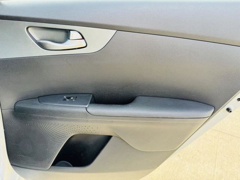 Used 2020 Kia Forte LXS image 22