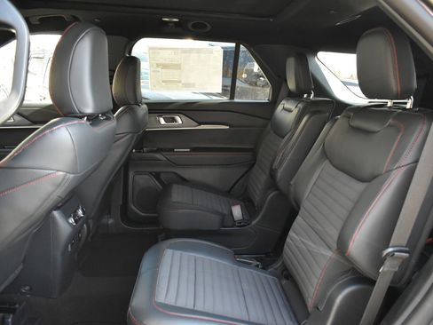New 2026 Ford Explorer ST-Line w/ ST-Line Street Pack image 16