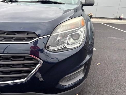 Used 2017 Chevrolet Equinox LS FWD image 9